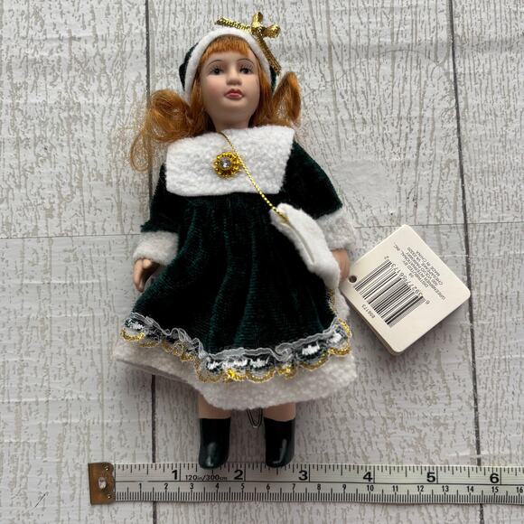 Vintage Belinda Agnes Christmas Collection Doll - Picture 9 of 9